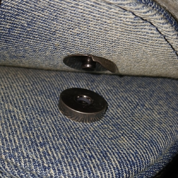 Steve Madden Washed Blue Denim Borla Crossbody - Picture 11 of 16